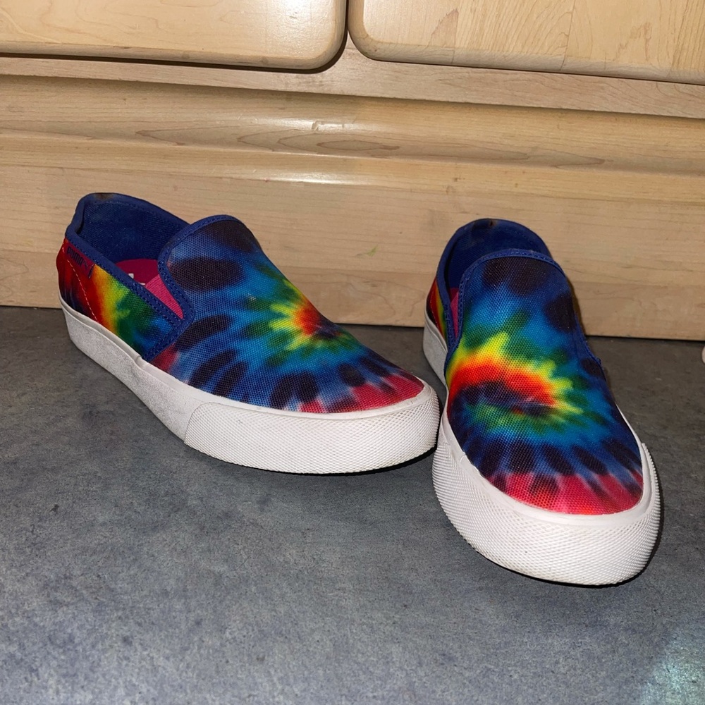 puma tie dye slip on shoes
